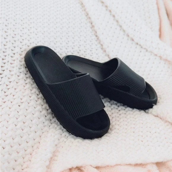 Pillow Slides - Picture 3 of 5